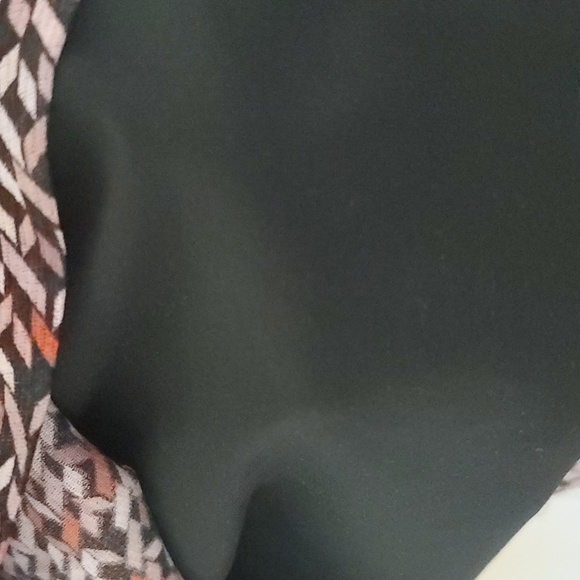 New York and Co Pink and Red patterned sleeveless dressy blouse - Picture 6 of 7